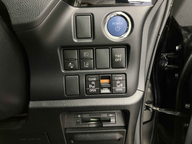 トヨタ ヴォクシー HYBRID ZS“煌Ⅱ” 7人乗りの中古車