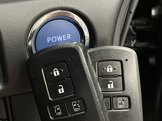 トヨタ ヴォクシー HYBRID ZS“煌Ⅱ” 7人乗りの中古車