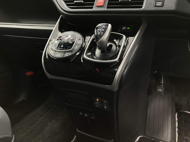 トヨタ ヴォクシー HYBRID ZS“煌Ⅱ” 7人乗りの中古車