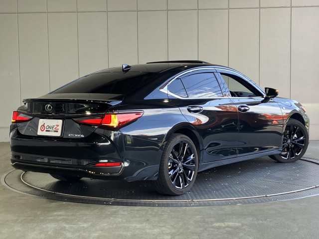 レクサス ES 300h Fスポーツの中古車