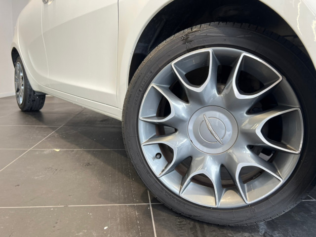 クライスラー クライスラー イプシロン プラチナの中古車