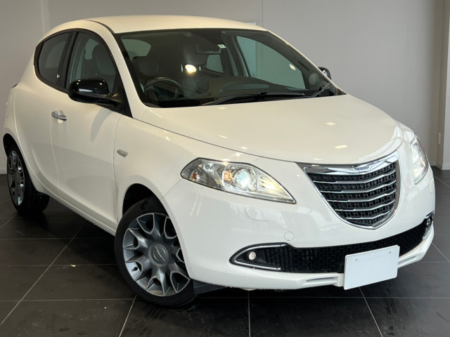 クライスラー クライスラー イプシロン プラチナの中古車