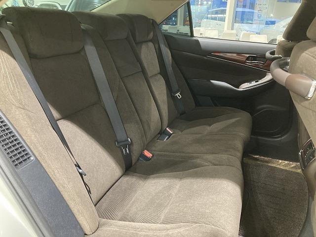 トヨタ クラウンハイブリッドの中古車