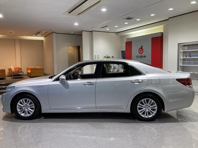 トヨタ クラウンハイブリッドの中古車